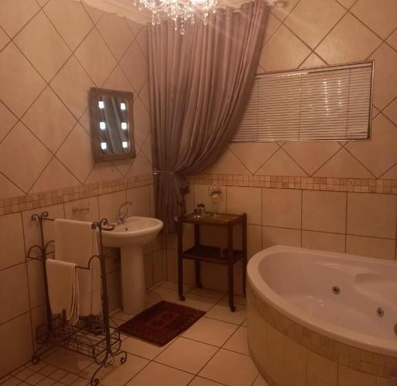 پانسیون Michaelangelo Guest House