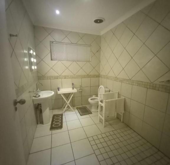 پانسیون Michaelangelo Guest House