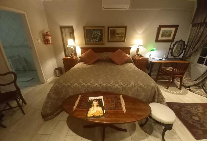 پانسیون Michaelangelo Guest House