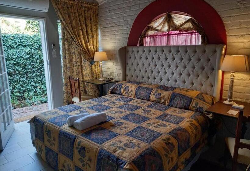 پانسیون Michaelangelo Guest House