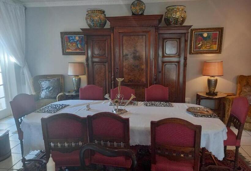 پانسیون Michaelangelo Guest House