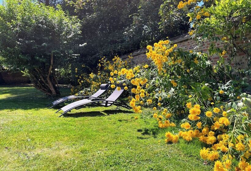 مبيت وإفطار Château D Aigneville