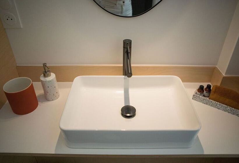مبيت وإفطار Salty Woods Lodge
