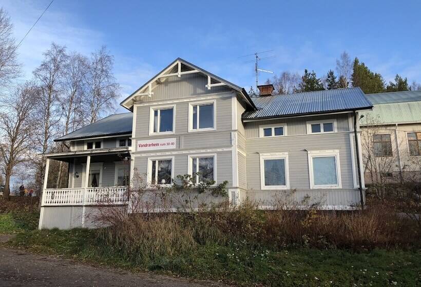 فندق صغير Berggårdens Gästgiveri