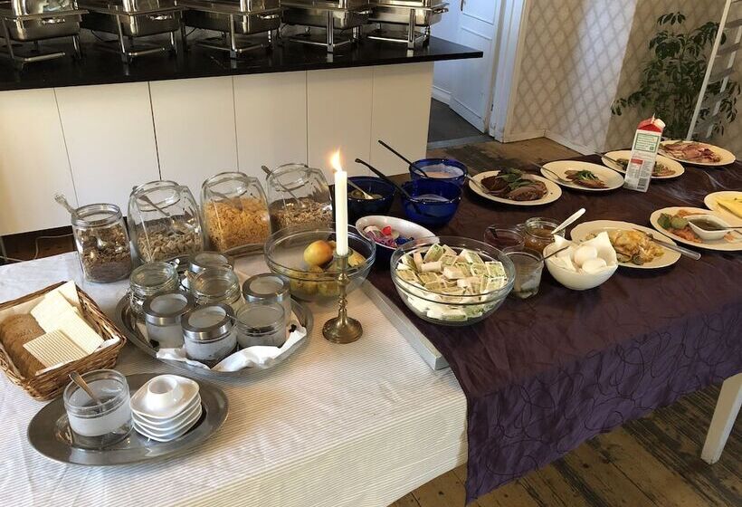 فندق صغير Berggårdens Gästgiveri