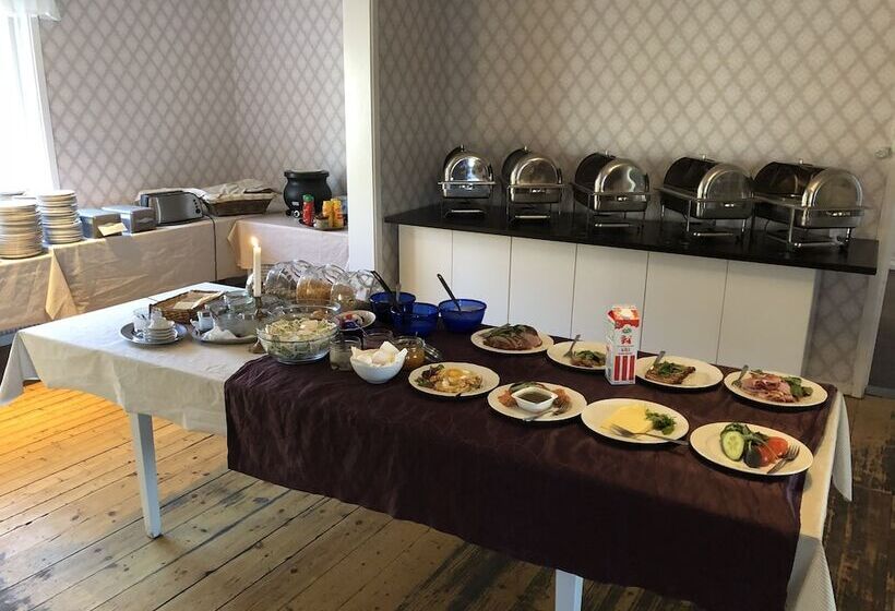 فندق صغير Berggårdens Gästgiveri