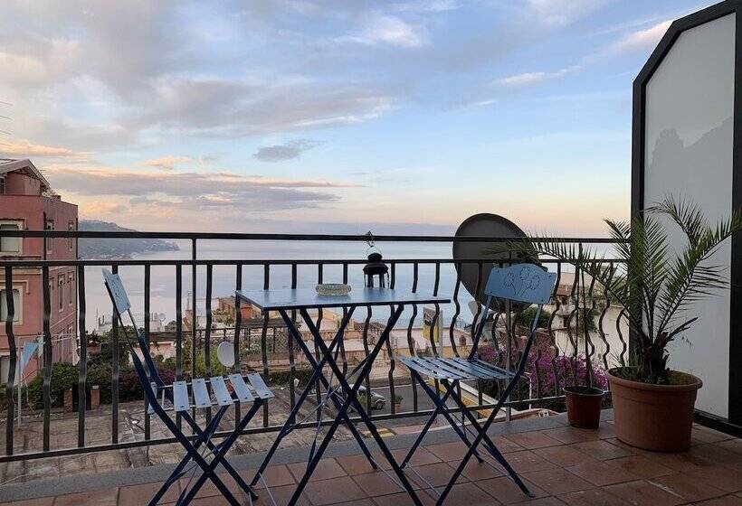 هاستل Private Room Stanza Privata With Private Bathroom   Shared Kitchen And Beautiful Terrace On Taormina