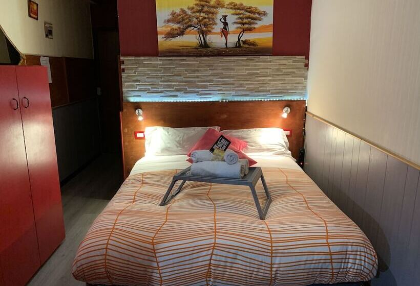 هاستل Private Room Stanza Privata With Private Bathroom   Shared Kitchen And Beautiful Terrace On Taormina