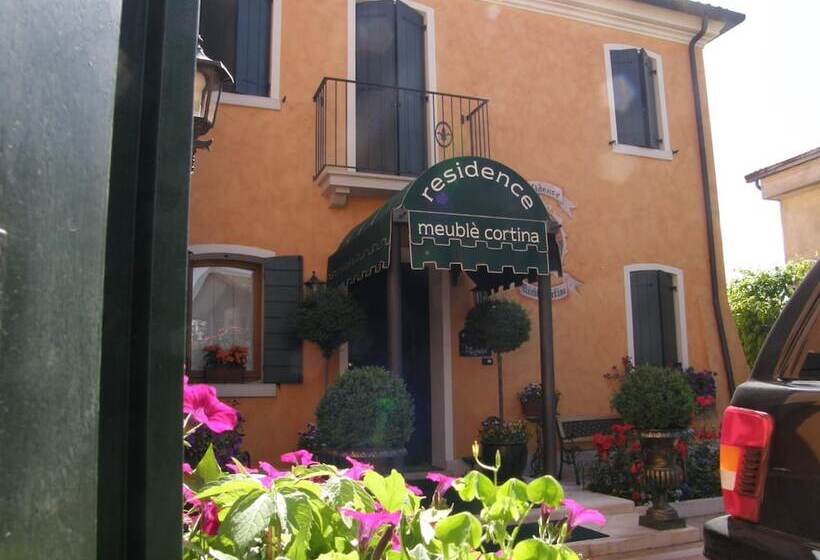 تختخواب و صبحانه Residence Meuble' Cortina
