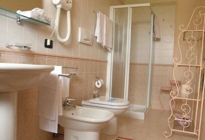 تختخواب و صبحانه Residence Meuble' Cortina