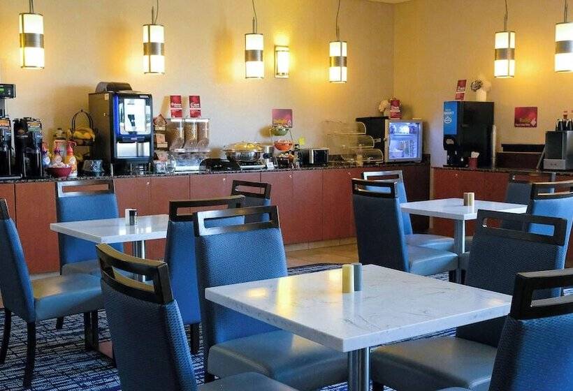 בית מלון כפרי Best Western Plus Mid Nebraska Inn & Suites