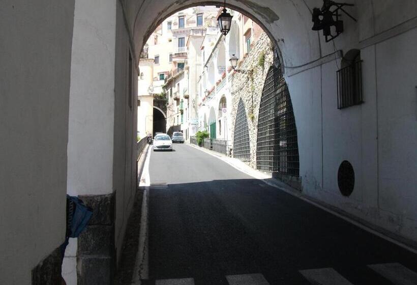 هتل Holidays Baia D'Amalfi