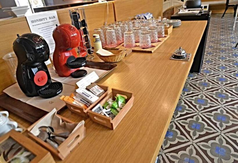 ホテル La Castellana   Habitaciones Y Desayuno