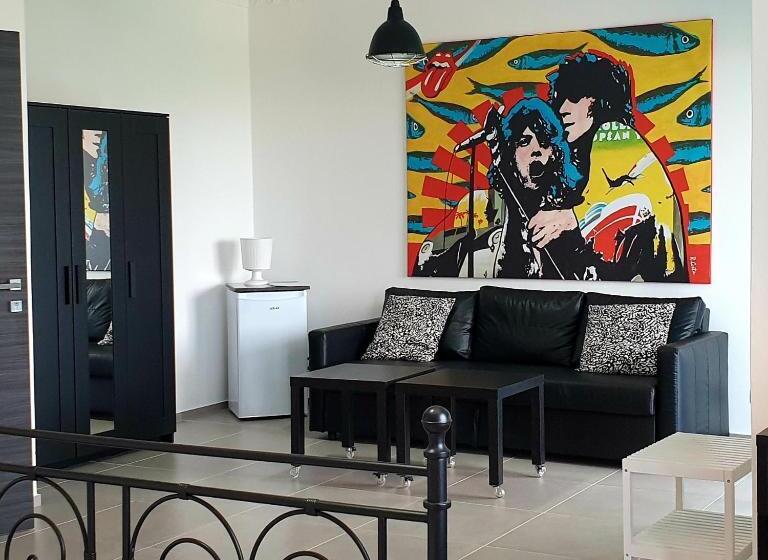 تختخواب و صبحانه Casa California