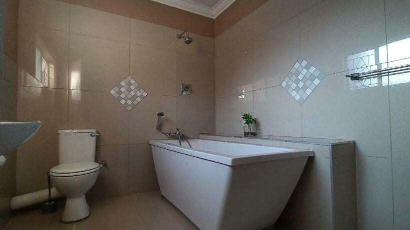 פנסיון M N M Guesthouse Polokwane Central