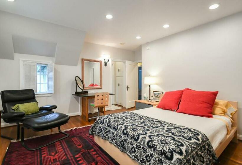 ペンション Beautiful Airy Architectdesigned Room And Brand New Private Luxe Bathroom