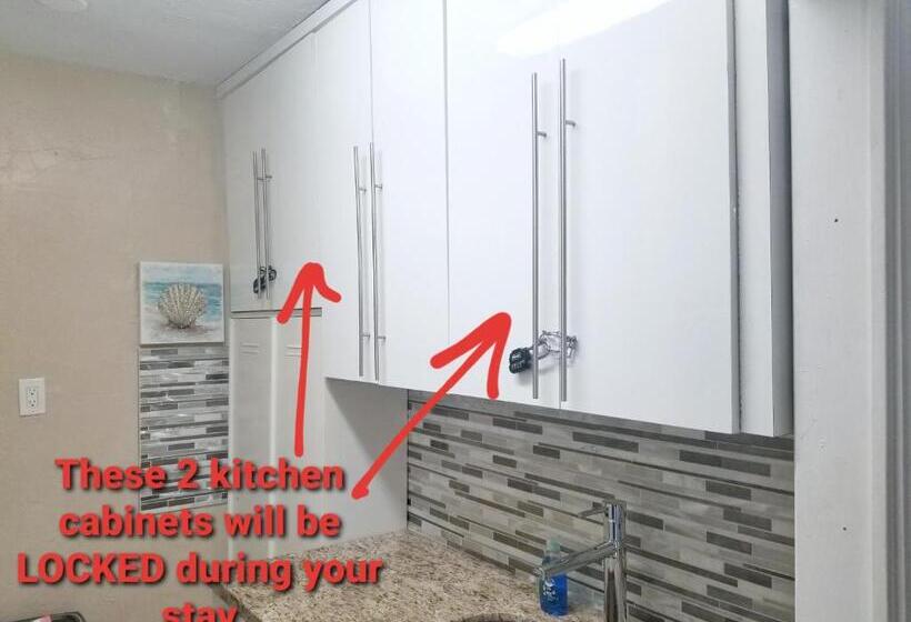پانسیون Glam Private Studio 4 Miles From Beach