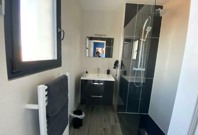 ベッドアンドブレックファースト Blue Diamond Room