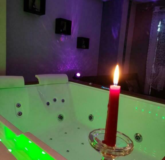 住宿加早餐  Loft Avec Baignoire Spa Lécrin Romantique