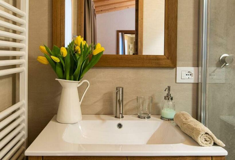 فندق Antico Borgo Brunelli