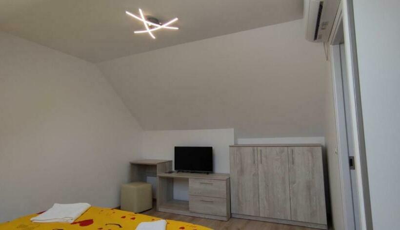 بنسيون Calypso Rooms