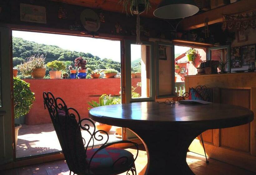 住宿加早餐  Chambre D Hôtes Le Rougeyras