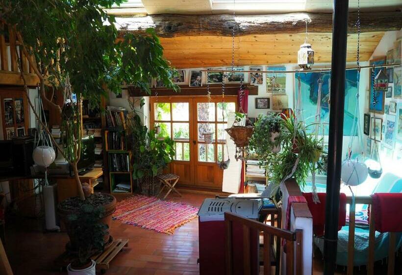 住宿加早餐  Chambre D Hôtes Le Rougeyras