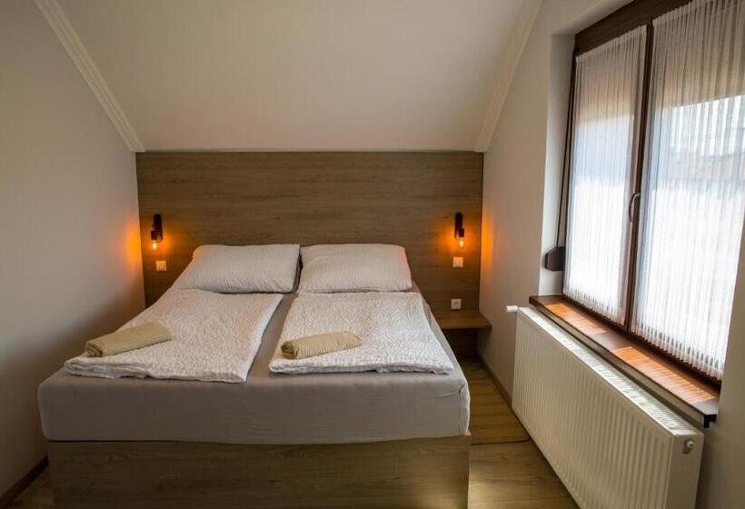 민박 Kukorica Csárda Apartman