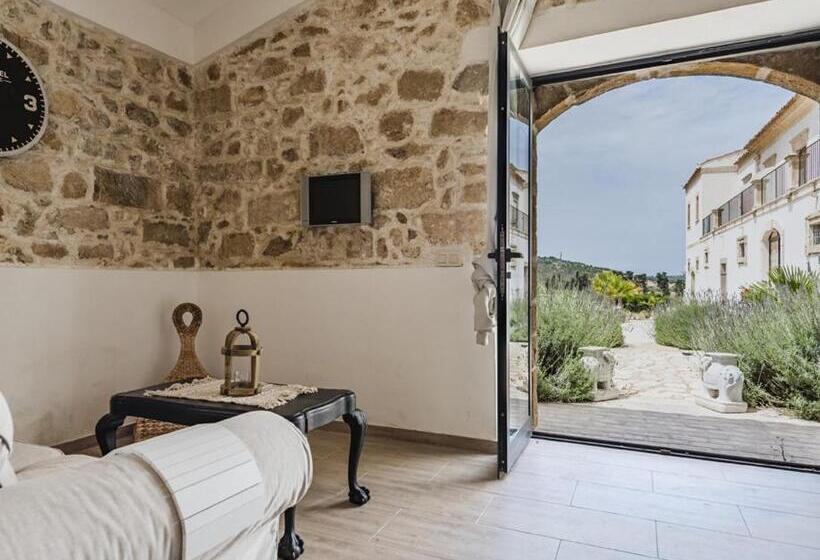 פנסיון Bramasole Charming House