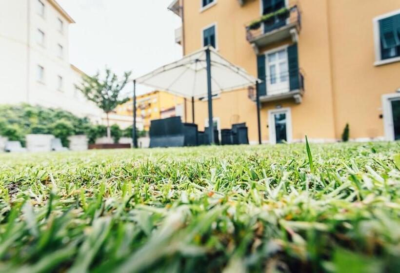 پانسیون Alpencity Suites