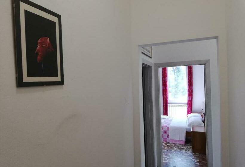 پانسیون Venice View Guesthouse