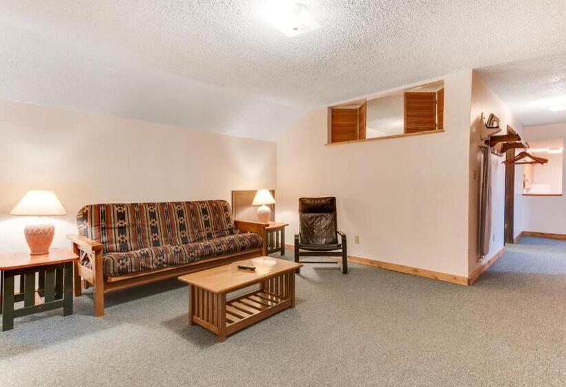 הוסטל Dolores Mountain Inn