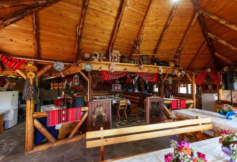 پانسیون Casa Dintre Munti Karina