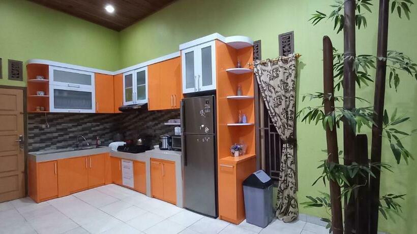 פנסיון House Of Runsia Guesthouse