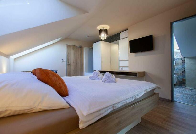 پانسیون Penzion A Restaurace Feldsberg