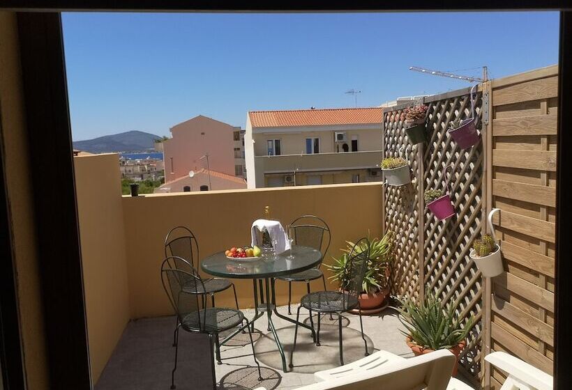 تختخواب و صبحانه La Terrazza