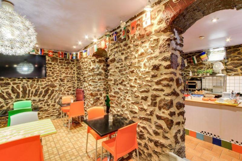 Хостел Le Montclair Montmartre By River