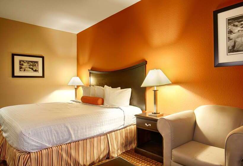 בית מלון כפרי Best Western Plus Circle Inn