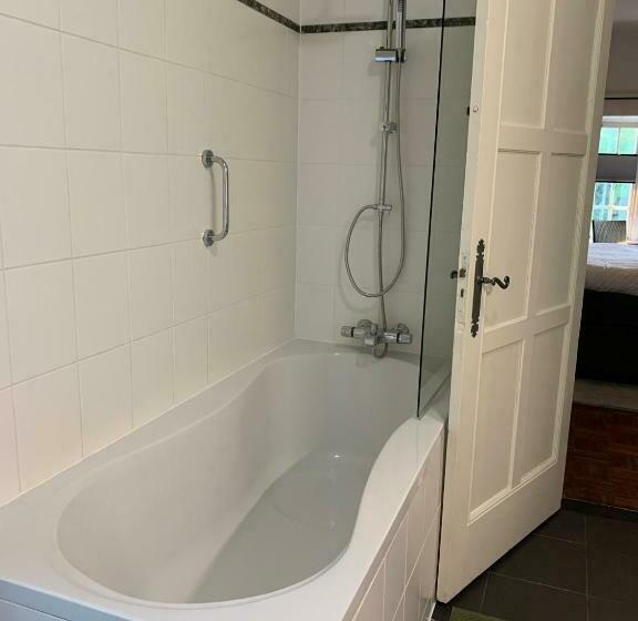 Bed And Breakfast Goes