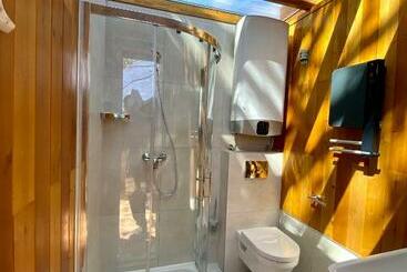 تختخواب و صبحانه La Réserve De L Aube   Hébergements Insolites Luxe Et Design