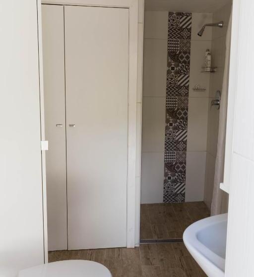 צימר Medieval Hamlet Malpertus