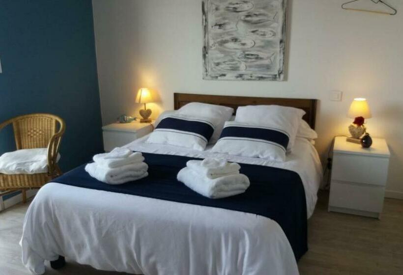 بنسيون Lieu Unique Et Romantique Face Mer