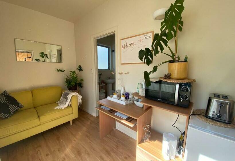 پانسیون The Willow Guest Suite