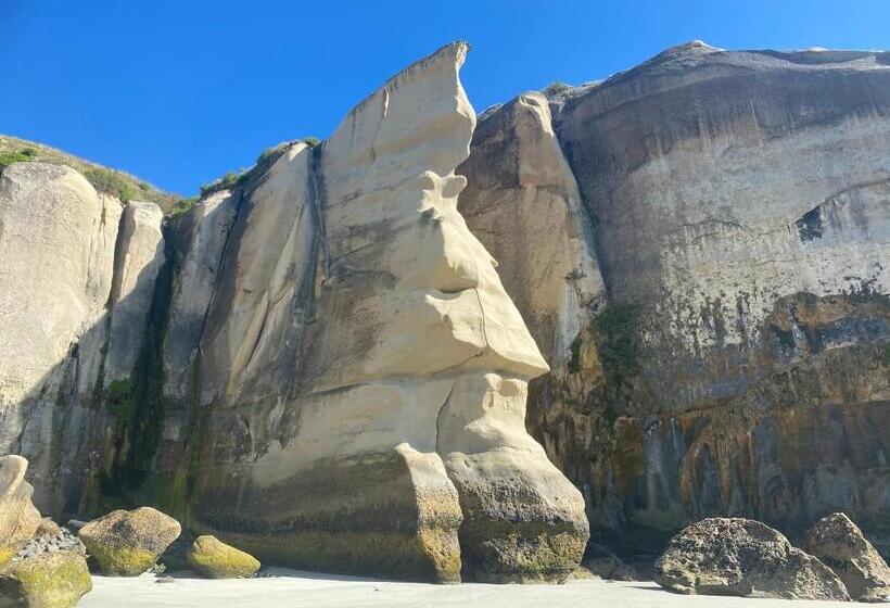 پانسیون The Willow Guest Suite