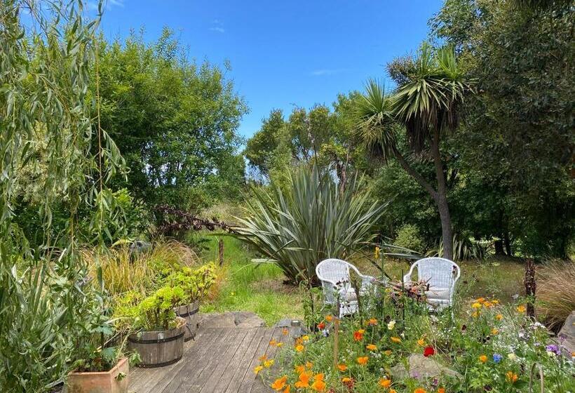 پانسیون The Willow Guest Suite