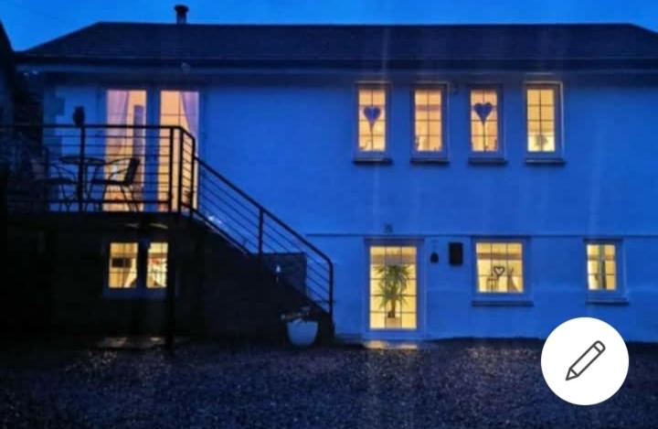 تختخواب و صبحانه The Bothy Suite By Temple Wood