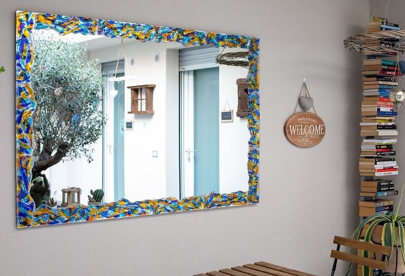 پانسیون Little Square Arona