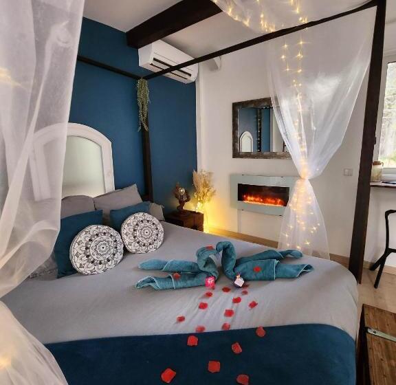 مبيت وإفطار A L Orée Des Pins   Gite Et Spa De 30 M2  Home Cinéma Et Massage En Sup