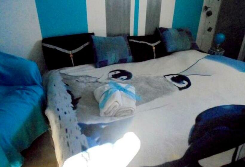 تختخواب و صبحانه Blue Room, Kitchenette