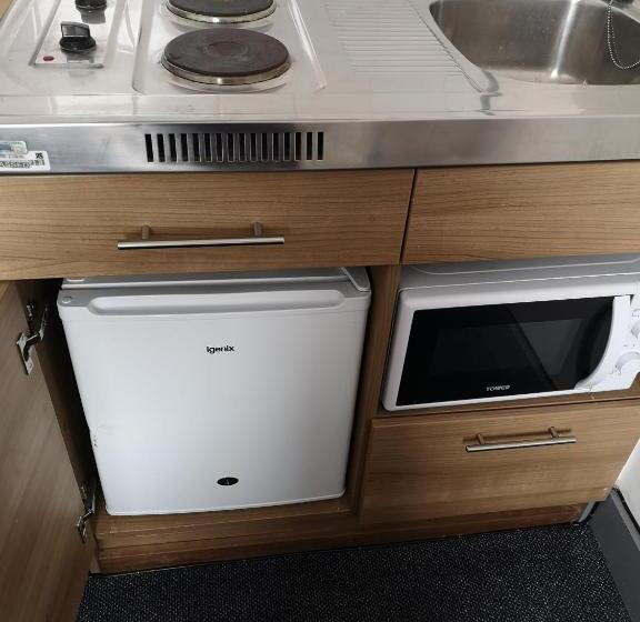 胶囊酒店 Ty R Bont Studios